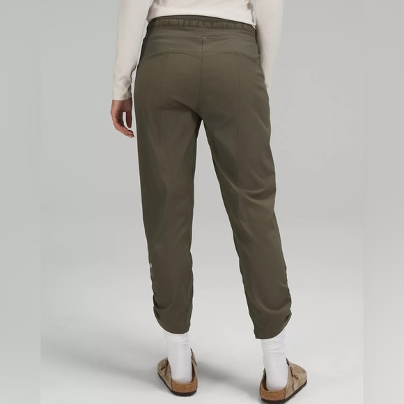 LULULEMON DANCE STUDIO CROP - Picture 2 of 8